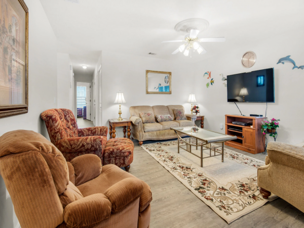 Charming Panama City Beach with 3 Bedrooms Short Walk to Beach