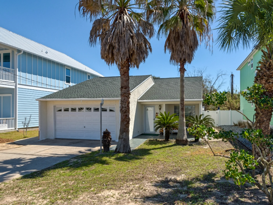 Charming Panama City Beach with 3 Bedrooms Short Walk to Beach