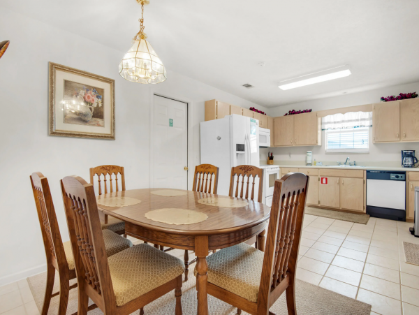 Charming Panama City Beach with 3 Bedrooms Short Walk to Beach