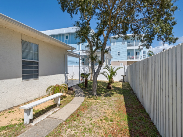 Charming Panama City Beach with 3 Bedrooms Short Walk to Beach