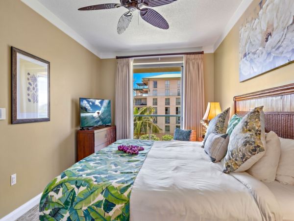 Oceanfront Eight Bedroom Vacation Rental in Kaanapali