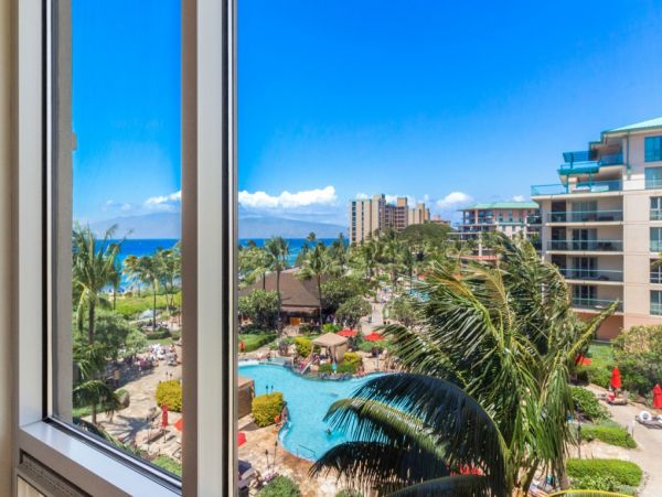 Oceanfront Eight Bedroom Vacation Rental in Kaanapali