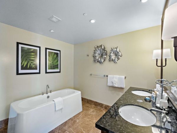 Oceanfront Eight Bedroom Vacation Rental in Kaanapali