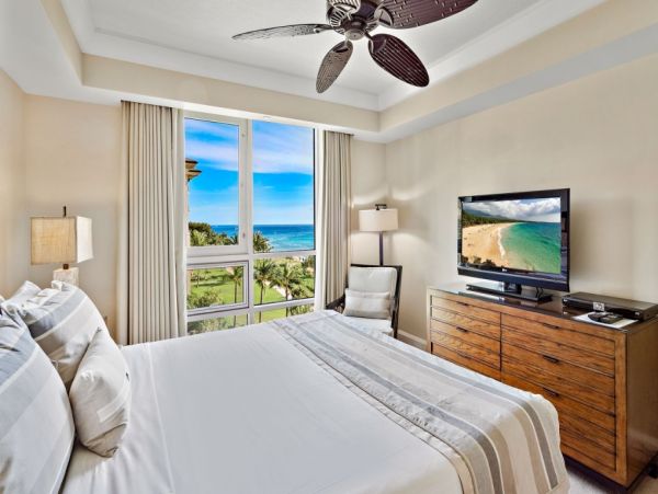 Oceanfront Eight Bedroom Vacation Rental in Kaanapali