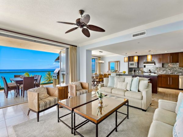 Oceanfront Eight Bedroom Vacation Rental in Kaanapali