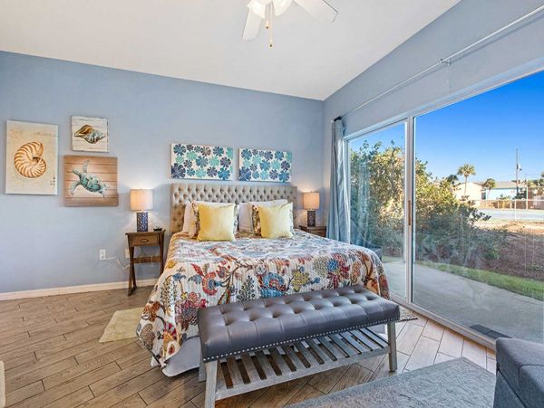Steps to Beach Destin Vacation Condo Three Bedroom