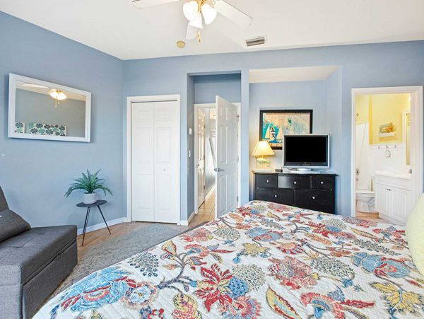 Steps to Beach Destin Vacation Condo Three Bedroom