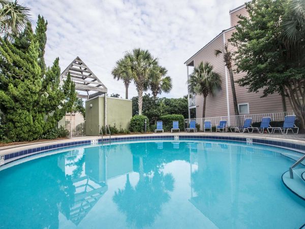 Steps to Beach Destin Vacation Condo Three Bedroom