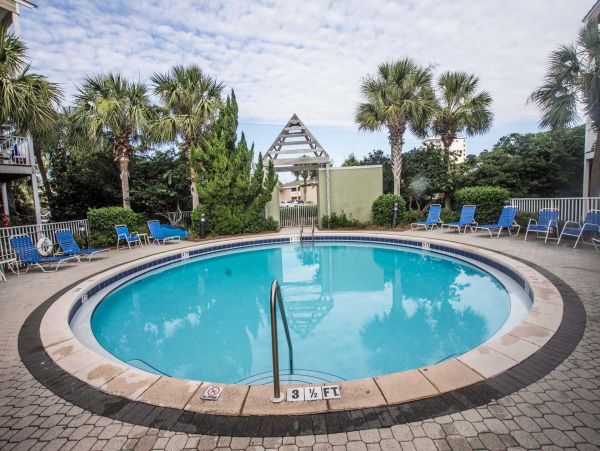 Steps to Beach Destin Vacation Condo Three Bedroom