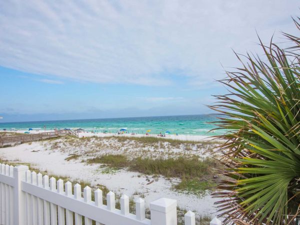 Steps to Beach Destin Vacation Condo Three Bedroom
