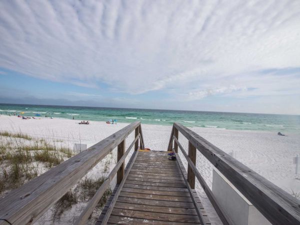 Steps to Beach Destin Vacation Condo Three Bedroom