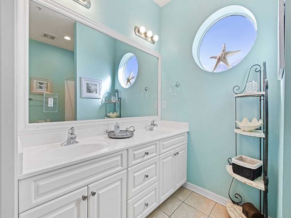 Steps to Beach Destin Vacation Condo Three Bedroom