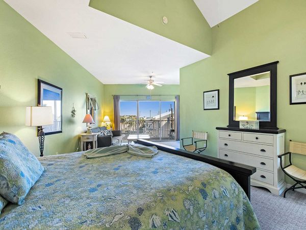 Steps to Beach Destin Vacation Condo Three Bedroom