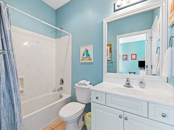 Steps to Beach Destin Vacation Condo Three Bedroom