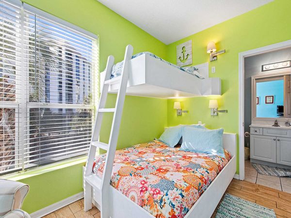 Steps to Beach Destin Vacation Condo Three Bedroom