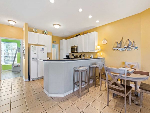 Steps to Beach Destin Vacation Condo Three Bedroom