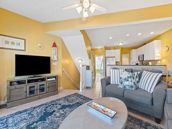 Steps to Beach Destin Vacation Condo Three Bedroom
