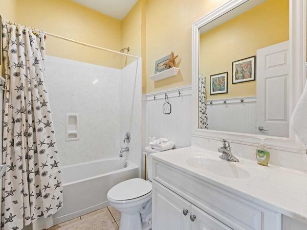 Steps to Beach Destin Vacation Condo Three Bedroom