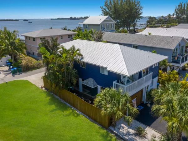 Bradenton Beach Bayside Four Bedroom Vacation Rental