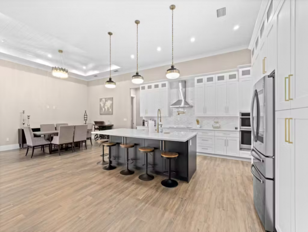Naples Vacation Home Saltwater Pool, Outdoor Kitchen & EVC