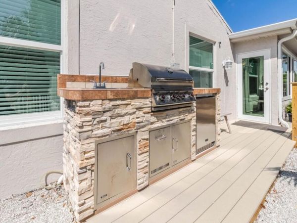 Beautiful Vacation Home in Naples Sleeps 8 Guests