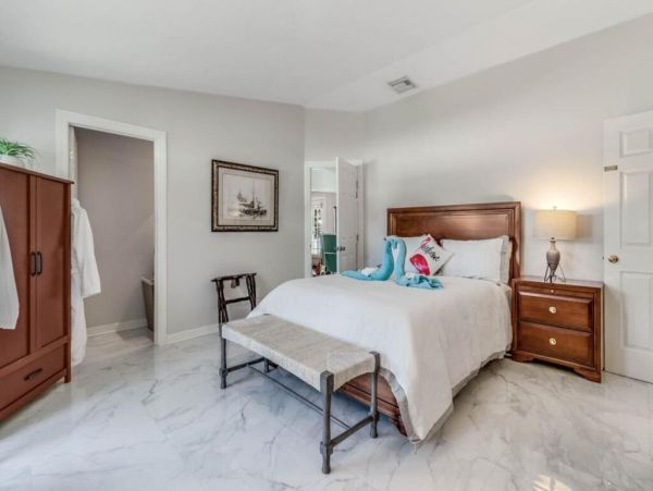 Beautiful Vacation Home in Naples Sleeps 8 Guests