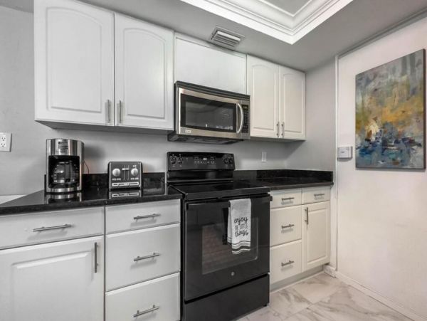 Beautiful Vacation Home in Naples Sleeps 8 Guests