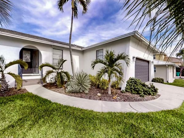 Canal Front Three Bedroom Vacation Rental in Bonita Springs