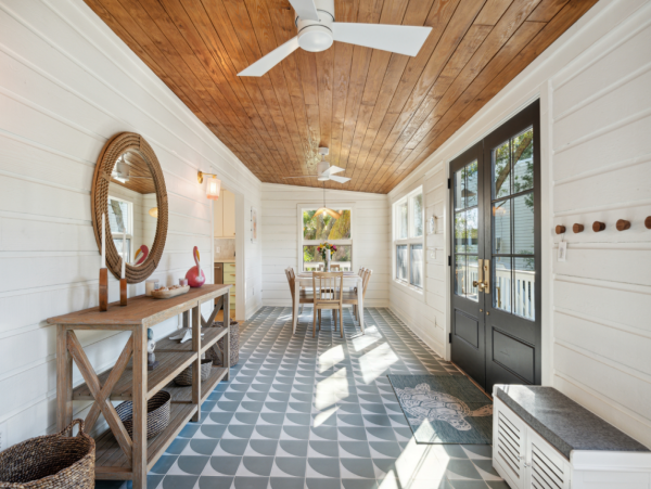 Modern 4 Bedroom Vacation Home in Isle of Palms