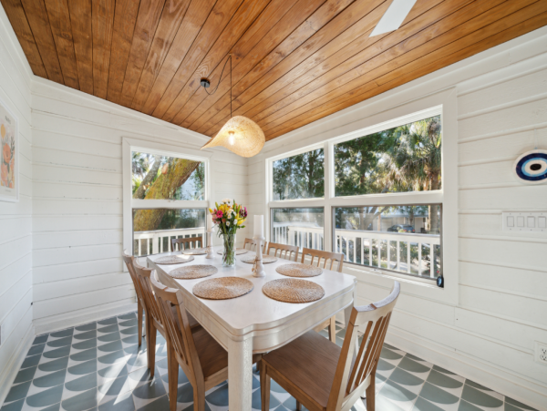 Modern 4 Bedroom Vacation Home in Isle of Palms