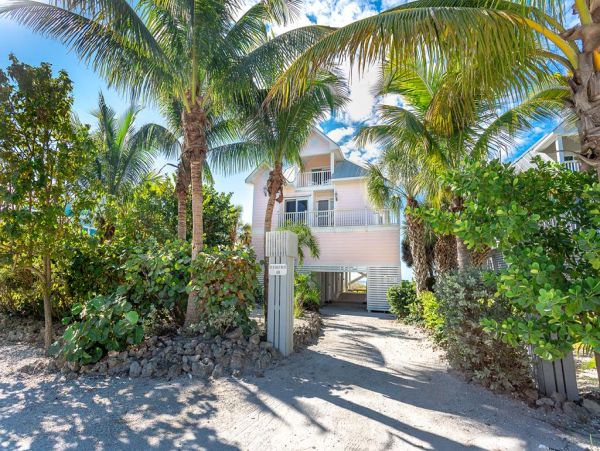 Lovely Gulf-Front Vacation Rental in Placida