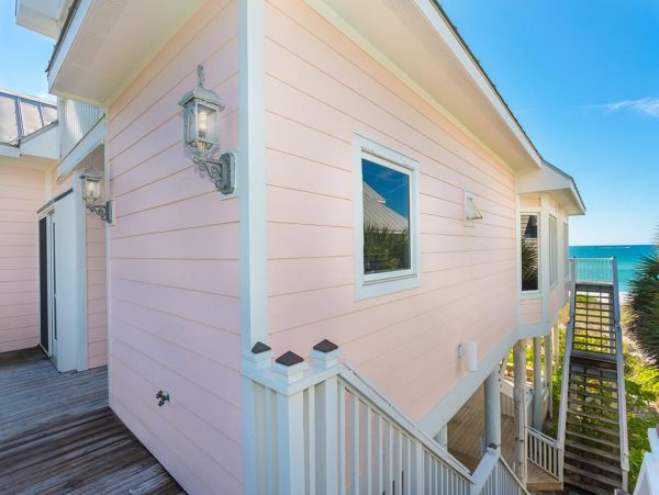Lovely Gulf-Front Vacation Rental in Placida