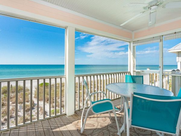 Lovely Gulf-Front Vacation Rental in Placida