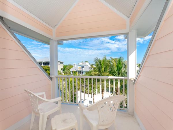 Lovely Gulf-Front Vacation Rental in Placida