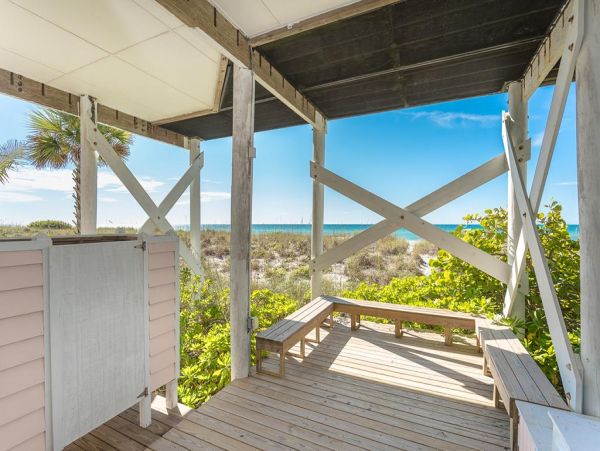Lovely Gulf-Front Vacation Rental in Placida