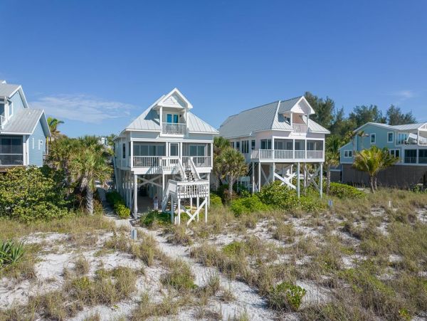 Lovely Gulf-Front Vacation Rental in Placida