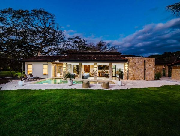 Tamarindo Hidden Gem Four Bedroom Vacation Home