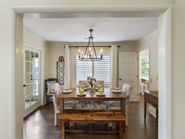 Lovely 5 Bedroom Vacation Home in Isle of Palms Only 1 Block to Beach