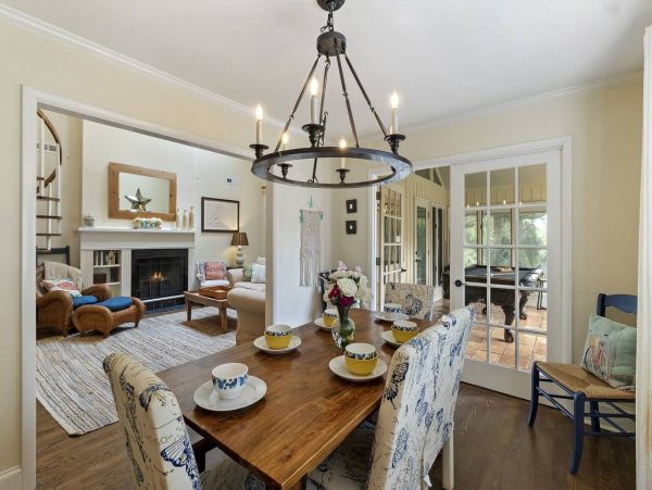 Lovely 5 Bedroom Vacation Home in Isle of Palms Only 1 Block to Beach