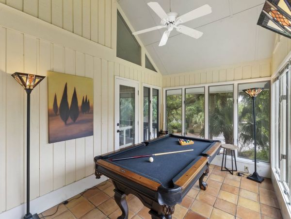 Lovely 5 Bedroom Vacation Home in Isle of Palms Only 1 Block to Beach