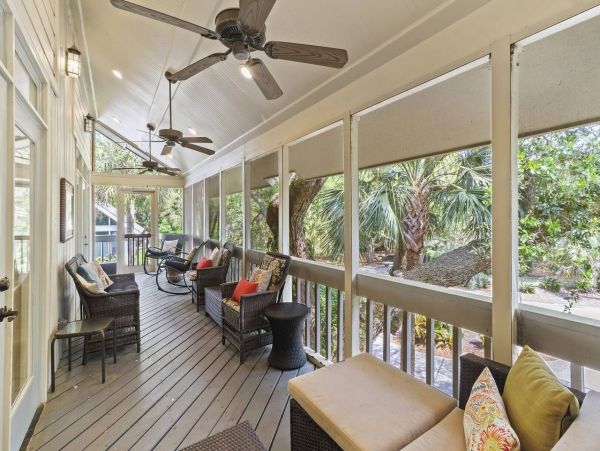 Lovely 5 Bedroom Vacation Home in Isle of Palms Only 1 Block to Beach