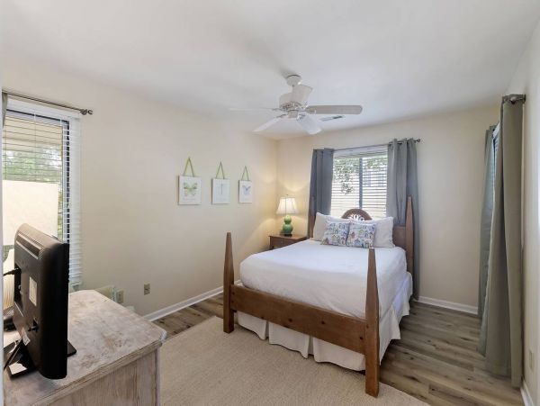 Lovely 5 Bedroom Vacation Home in Isle of Palms Only 1 Block to Beach