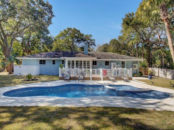 Lovely Isle of Palms 4 Bedroom Pool Home