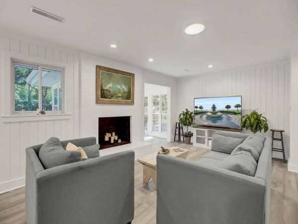 Lovely Isle of Palms 4 Bedroom Pool Home