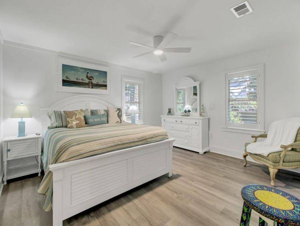 Lovely Isle of Palms 4 Bedroom Pool Home