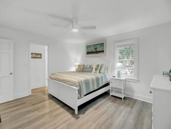 Lovely Isle of Palms 4 Bedroom Pool Home