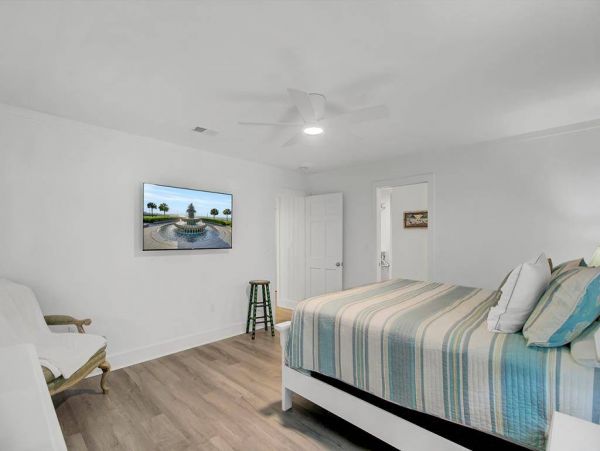 Lovely Isle of Palms 4 Bedroom Pool Home