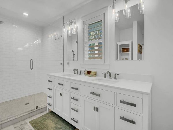 Lovely Isle of Palms 4 Bedroom Pool Home