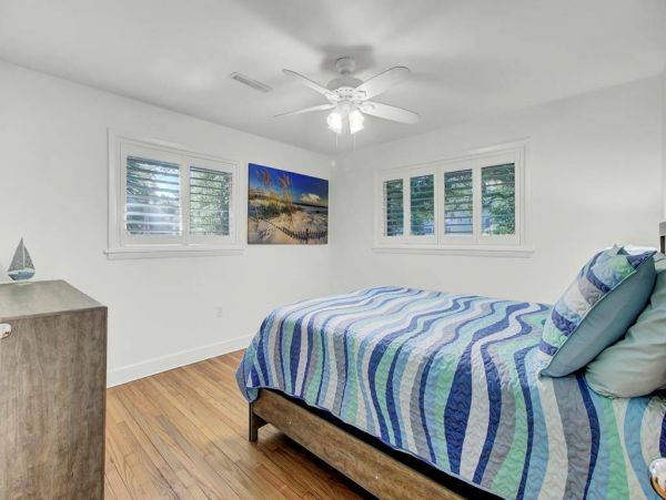 Lovely Isle of Palms 4 Bedroom Pool Home