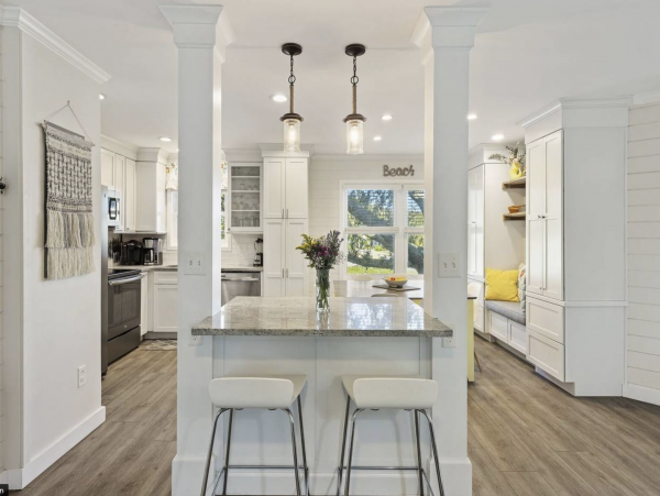 Isle of Palms Luxury Accommodation Resort Amenities Pool/Tennis